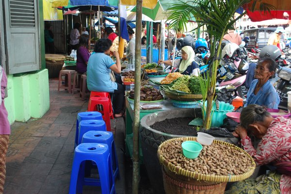 Local market and food vendors