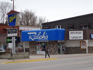Ralph's Grocery Store