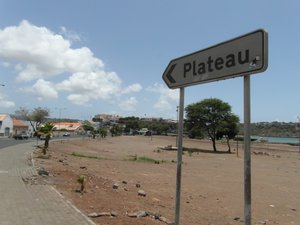 Sign to Plateau