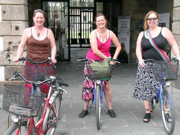 Lucca - riding bikes