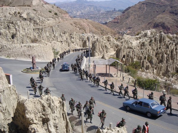 Military drill in La Paz