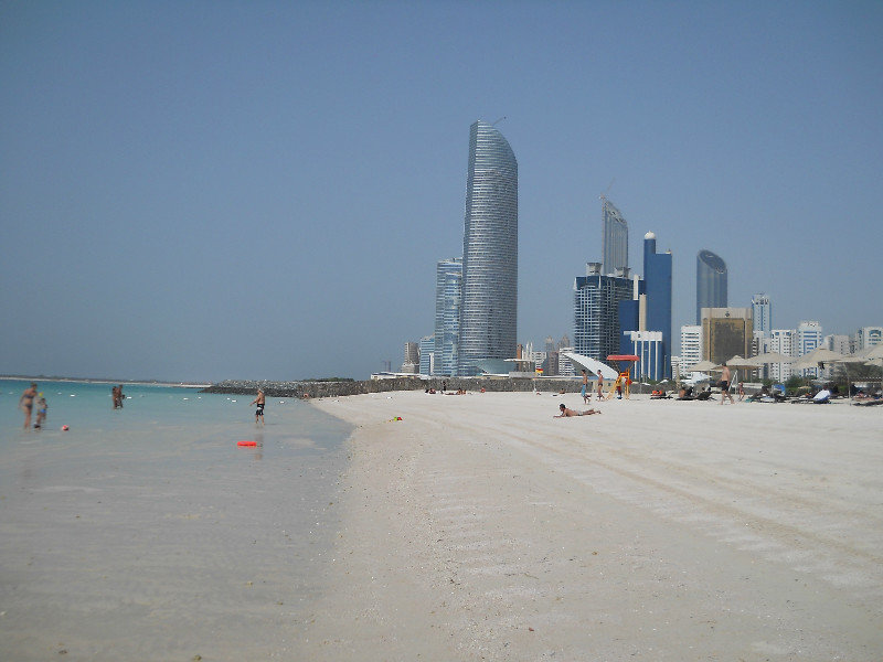 Sideview of the beach and skyline