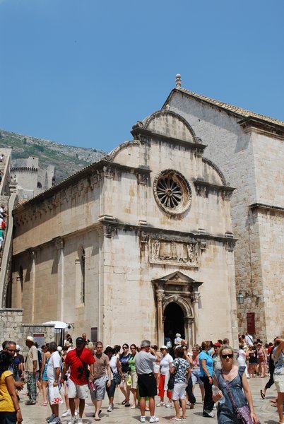 Tourist crowds in Dubrovnik