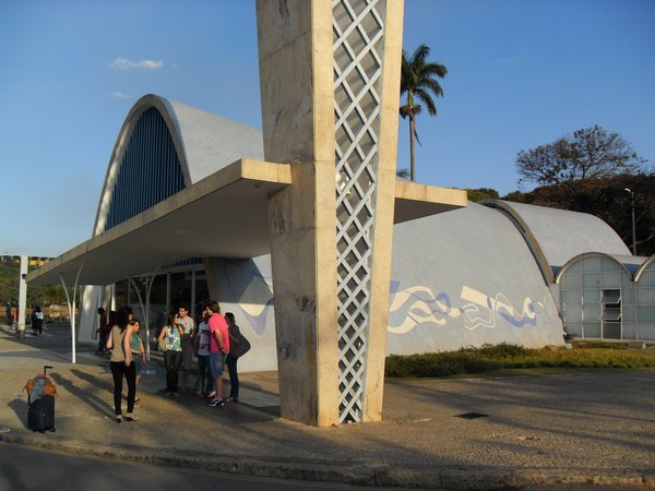 Abgefahrene Niemeyer-Kirche
