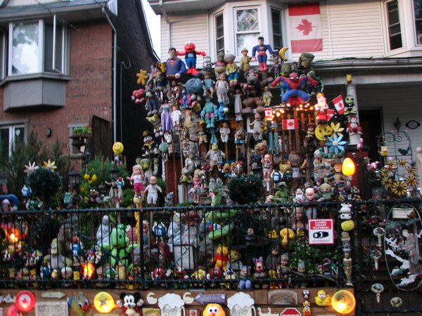A typical front Garden in Toronto - 1