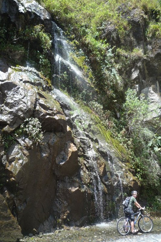Banos: Waterfall