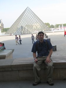 Sleepy at the Louvre