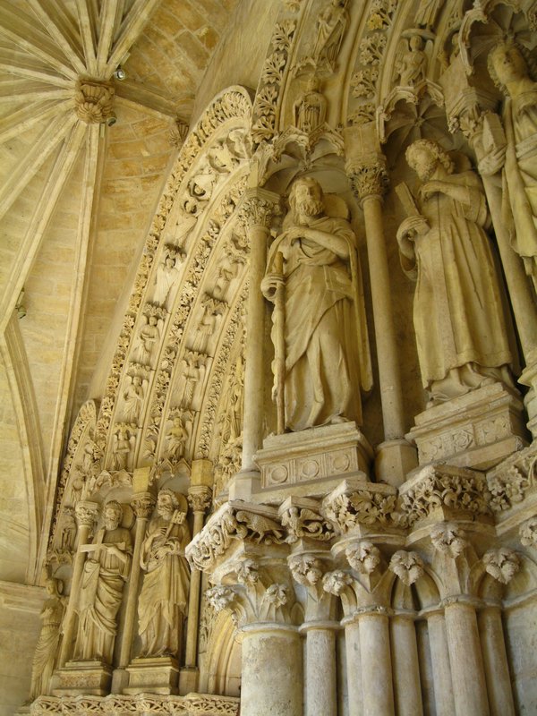 Detalhe da entrada da igreja de St-Seurin