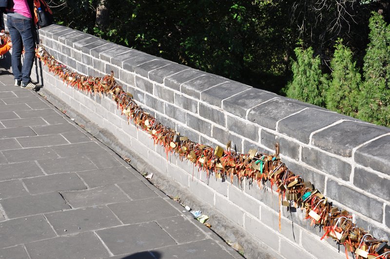Locks people put on the chain in the hope their relationship lasts as long