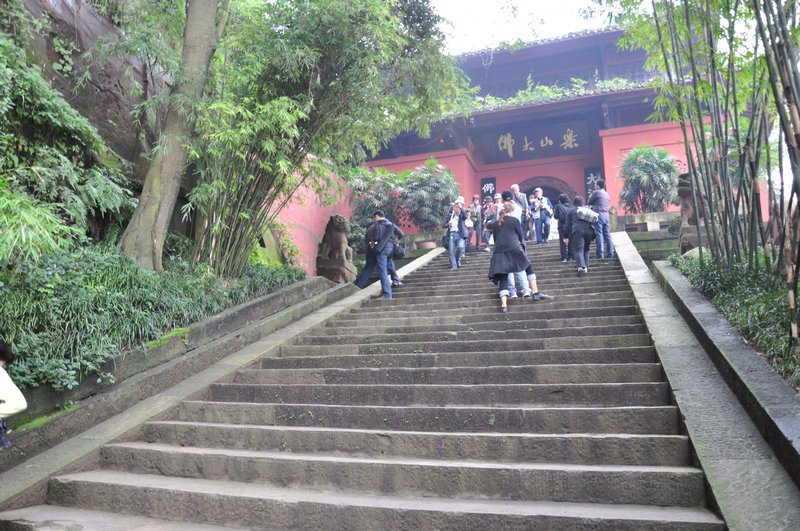 Steps leading tp the Buddha
