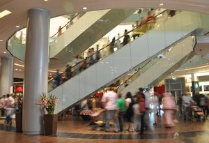 A busy Dubai Mall.