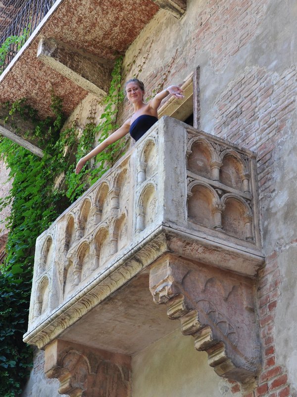Nikki on Juliet's balcony