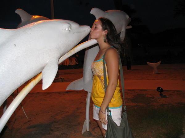 kissin the dolphin :)