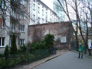 Another remaining wall from the warsaw ghetto-the oriignal ones were 10 feet high