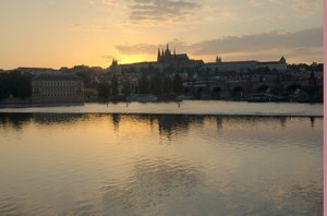 The amazing sunset behind the Praha's Castle