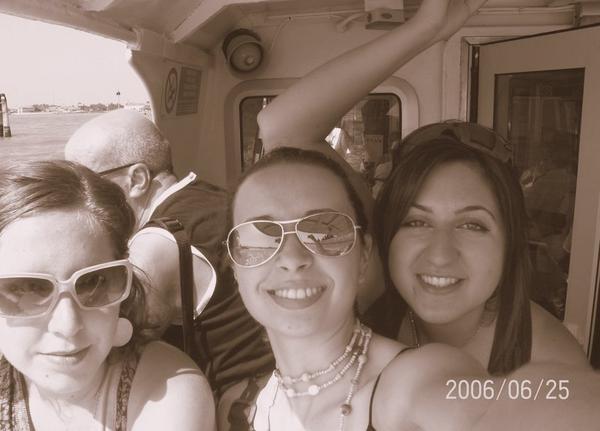 Britta, Paola, e Nadia enjoying Venezia