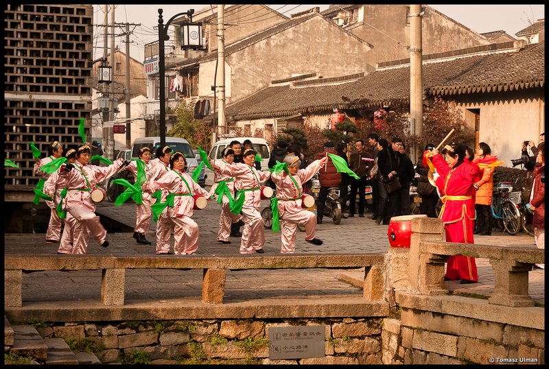 Traditional dance show at Pingjiang Road