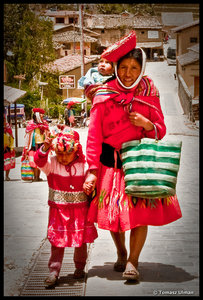 traditional Peruvian attire