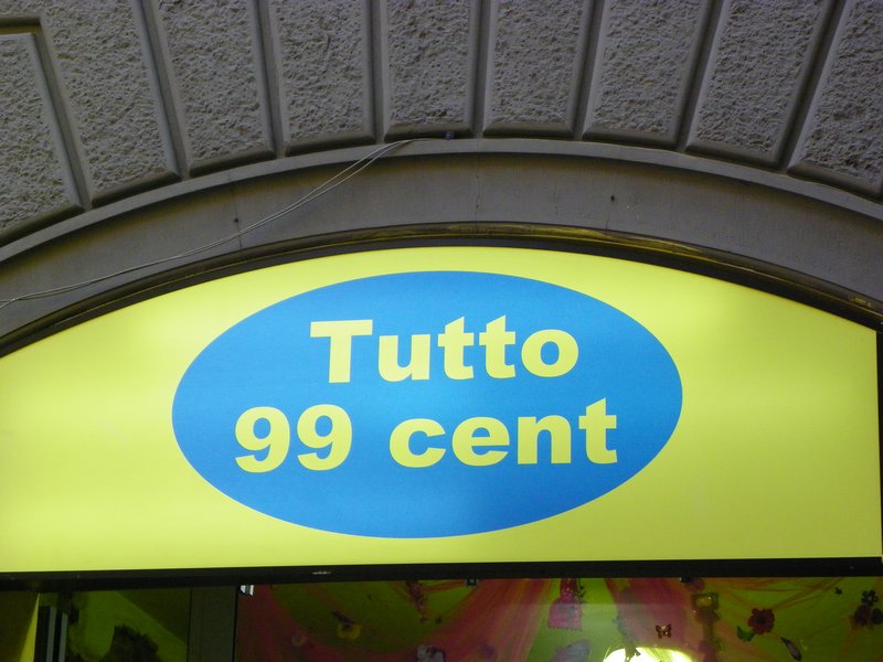 Italy has dollar stores!