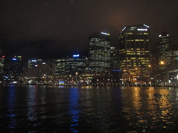 The stunning Darling Harbour by night