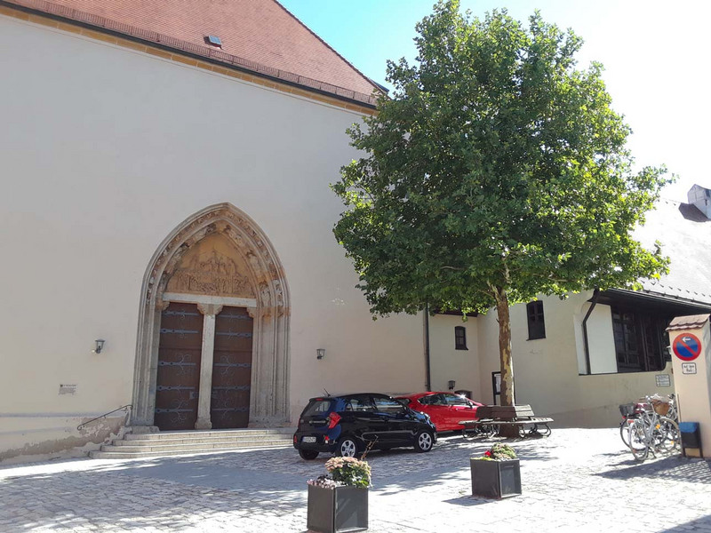 St.-Salvator-Kirche door