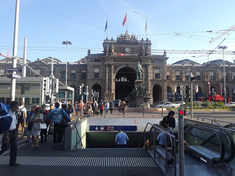 Zürich Hauptbahnhof railway station