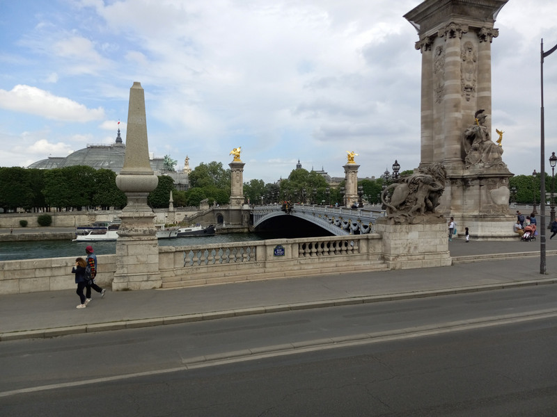 The bridge leading to the Grand Palais 