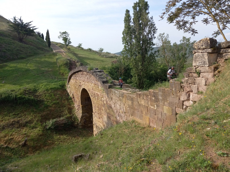 The old Roman bridge outside Cirauqui