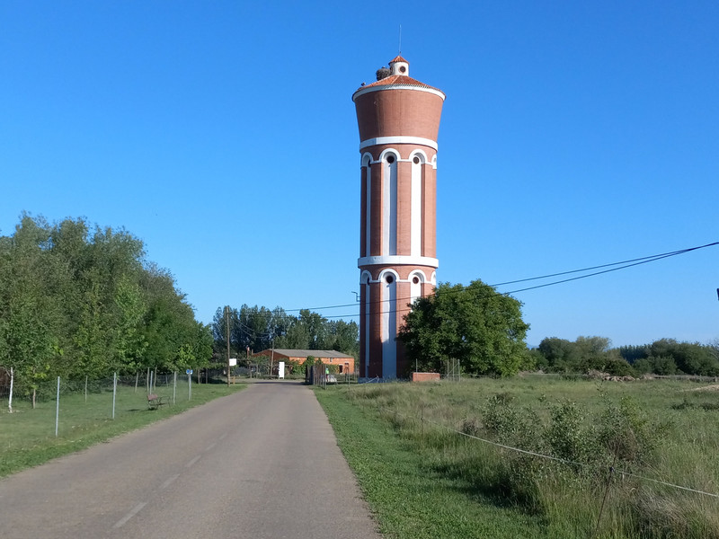 The water tower outside of Hospital de Orbigo