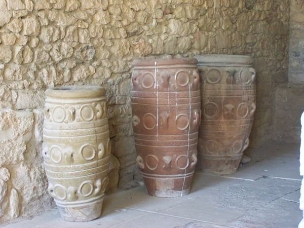 Cretan Pottery at Knossos