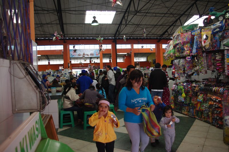 The local market in Banos