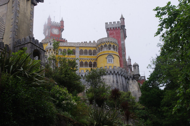 Palacio do Pena from outside (note the different styles)