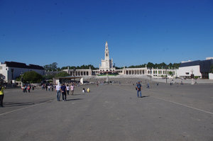 ENORMOUS PLAZA IN FRONT OF THE MAIN CATHEDRAL OF FATIMA