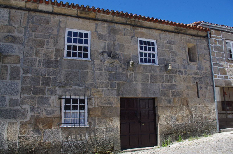 THE FAMOUS CASA DO GATO PRETO (HOUSE OF THE BLACK CAT