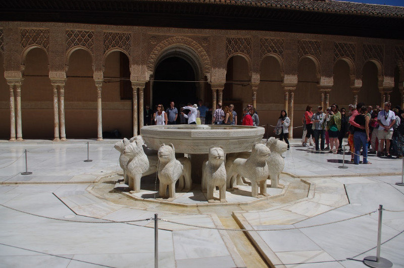 THE FAMOUS 12 LIONS FOUNTAIN