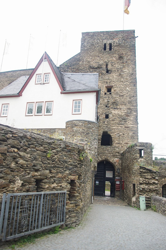Entrance to Burg Rheinfels