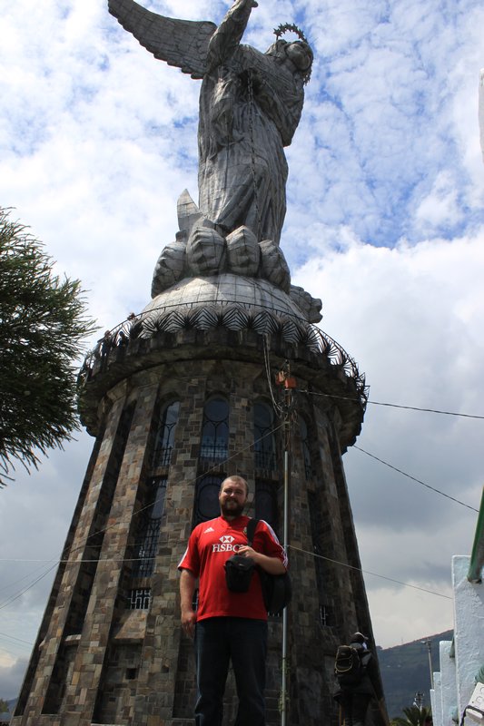 Tom and La Virgin del Quito