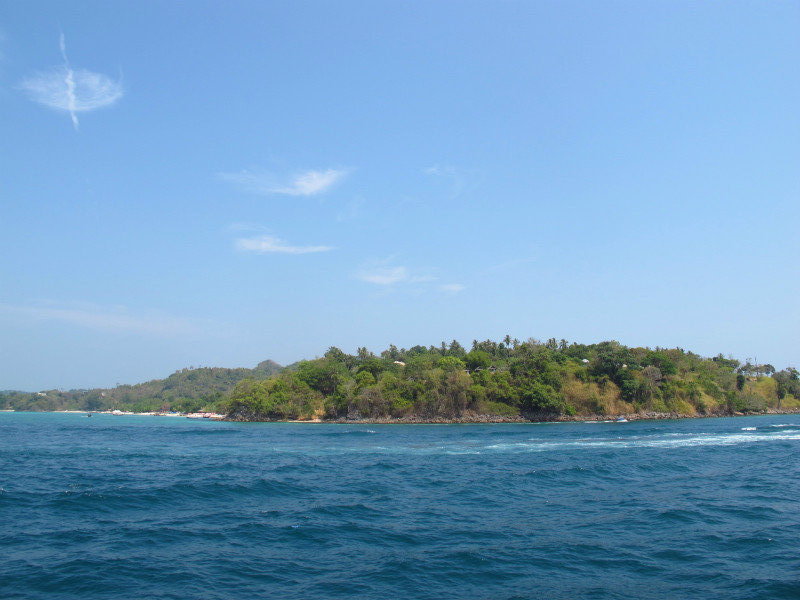Approaching Phi Phi from Krabi