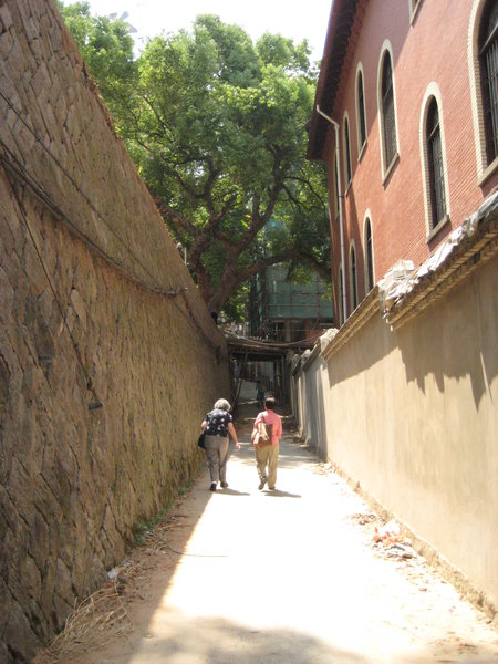 Wandering the streets near old Hwa Nan