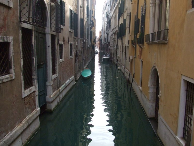 A quiet Venice side street