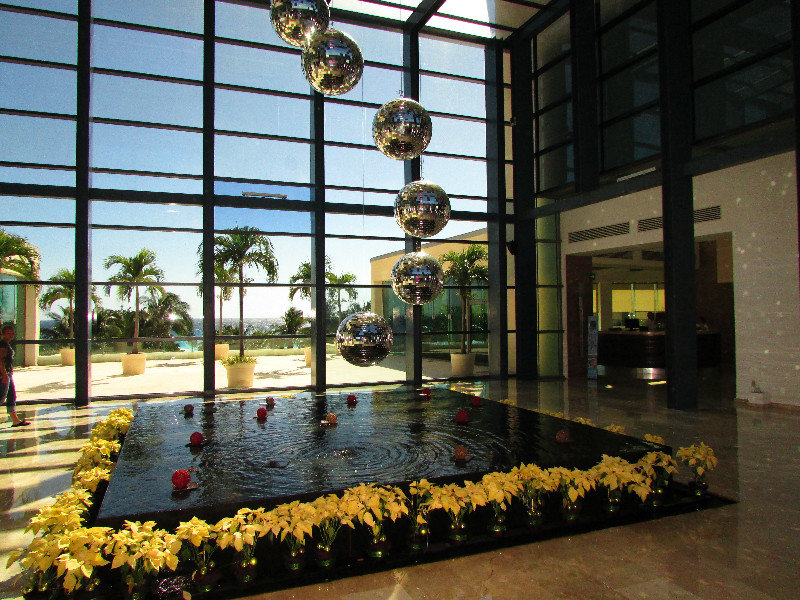 Lobby entrance out to the ocean
