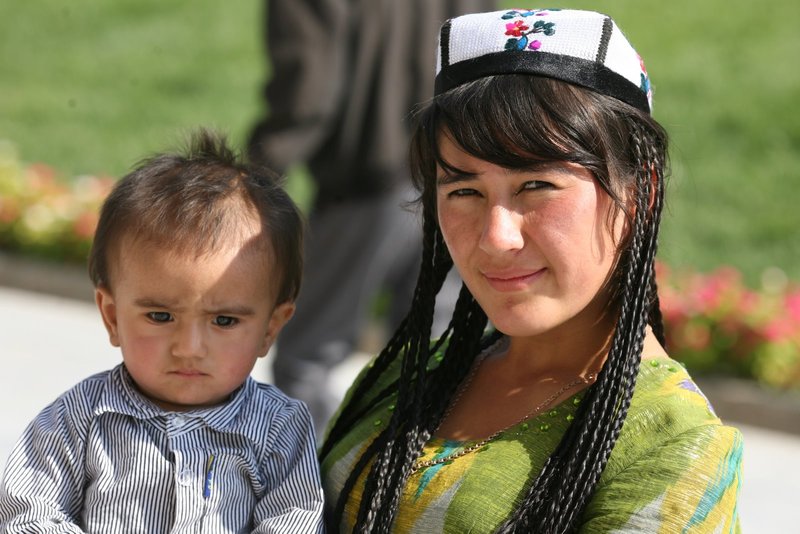 Usbekische Mutter mit Kind