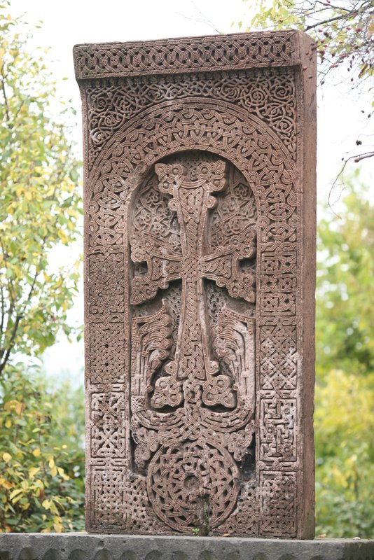 Grabstein mit armenischem Kreuz