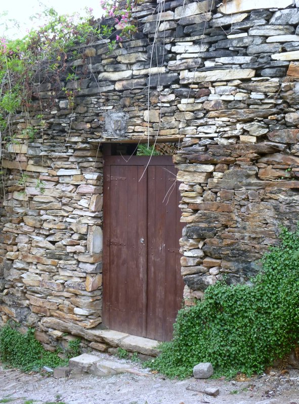 Fab dry stone wall