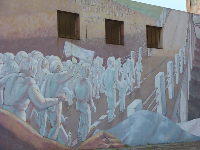 mural celebrating the 100,000 protesters 