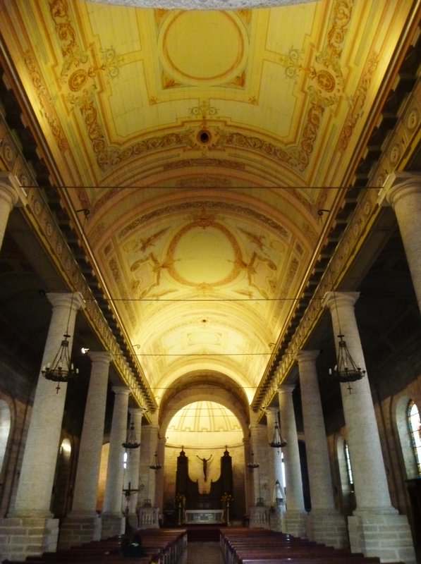 grand, neoclassical cathedral's central nave