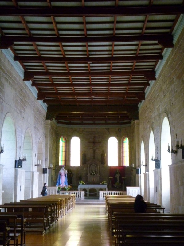 simple, basilica-style nave, Santo Domingo