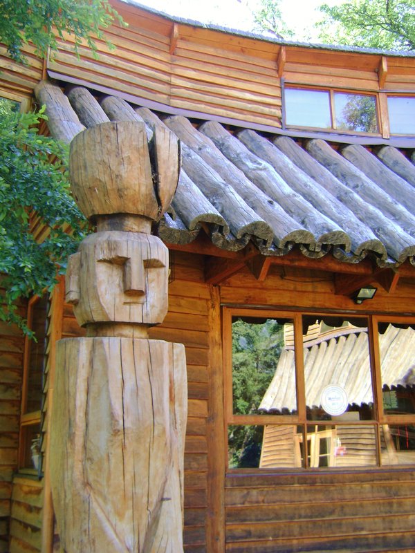 indigenous Mapuche funerary statue & Curarrehue museum 