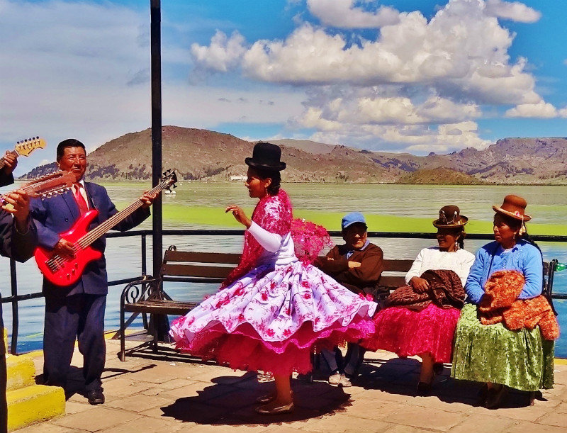 Fancy dancing on Puno's pier