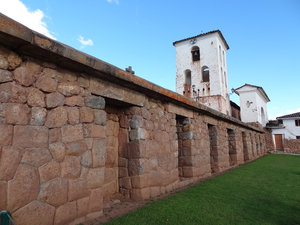 the longest Incan wall with sacred niches with church built on top